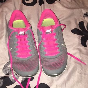 Size 7 Nike Running Shoes